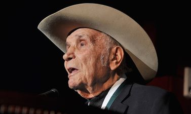 Legendary boxer Jake LaMotta has died aged 95