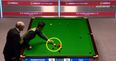 Cao Yupeng revolutionises way to hold cue in awkward position