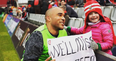 Class act Simon Zebo makes young fan’s Christmas by posing for photo