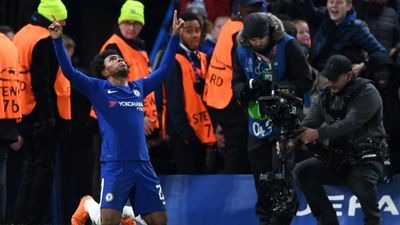 “He needs to start more games” – Willian praised for showing against Barcelona