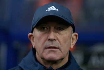 WATCH: Sunderland midfielder scores and immediately gets in Tony Pulis’ face