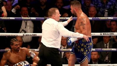 Tony Bellew reveals what he said to the referee after David Haye knockdown