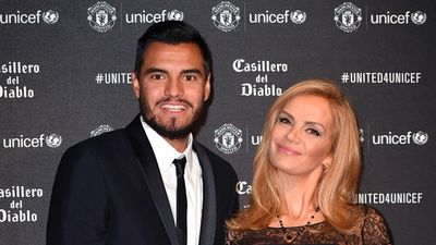 Sergio Romero’s wife claims injury isn’t serious and that he’s being forced out of Argentina squad