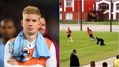 Fans reckon Kevin De Bruyne has an issue with Adnan Januzaj after shocking tackle