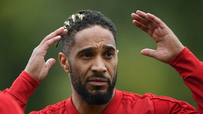 Ashley Williams apologises for ‘mugs’ remark about his own fans