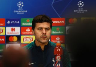 Mauricio Pochettino walks out of press conference after Harry Kane question