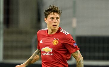 Victor Lindelof chases and detains thief while on holiday in Sweden