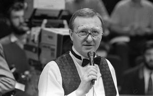 Dennis Taylor