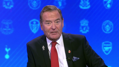 Sky Sports confirm Jeff Stelling will stay on Soccer Saturday after dramatic u-turn