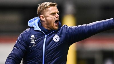 Damien Duff sent off from sideline after protests over Shane Griffin red