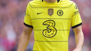 Chelsea yellow kit