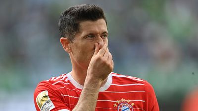 Robert Lewandowski could go on strike to force Barcelona move