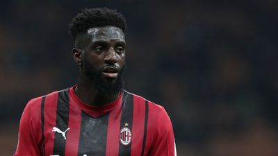 Police hold Tiemoue Bakayoko at gunpoint in case of mistaken identity