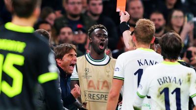 “But why?! Why?! The ball went backwards!” – Tottenham rage as Antonio Conte red-carded