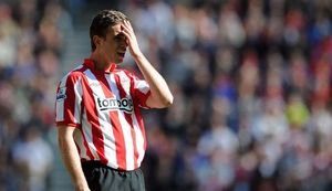 Jordan Henderson explains how a nerve-wrecking encounter with Roy Keane had him "dripping with sweat" when he was a youth player at Southampton.