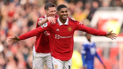 Marcus Rashford scores twice as Man United ease past Leicester City