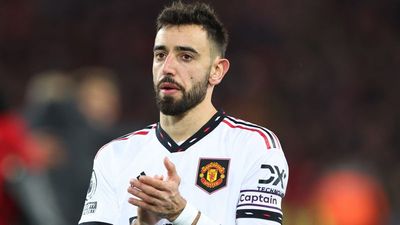 Gary Neville tears into “embarrassing” Bruno Fernandes while Roy Keane offers one crumb of comfort