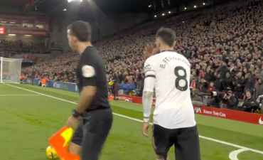 Former Premier League referee says Bruno Fernandes “manhandled” against Liverpool