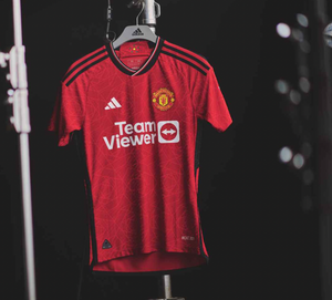 Man United home jersey