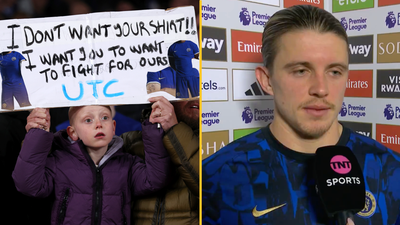 Conor Gallagher responds to brutal sign held up by young Chelsea fan